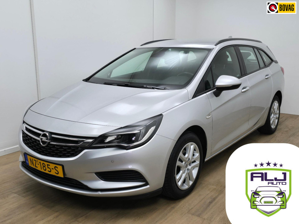 Opel Astra sports tourer occasion 1.0 met trekhaak, parkeercamera en cruise