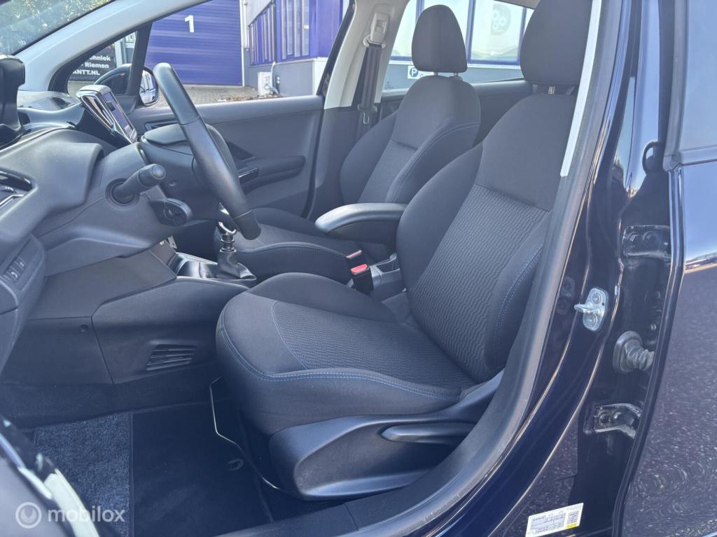 Peugeot 208 1.2 puretech signature 110pk