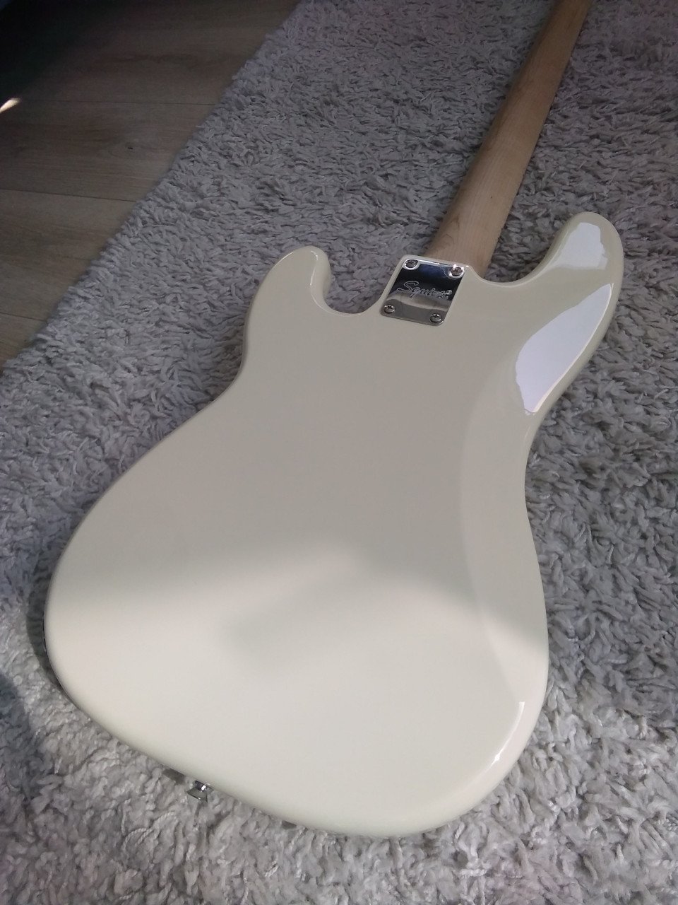 Squier Affinity PJ Bass Olympic White 2024 met upgrades, ZGAN