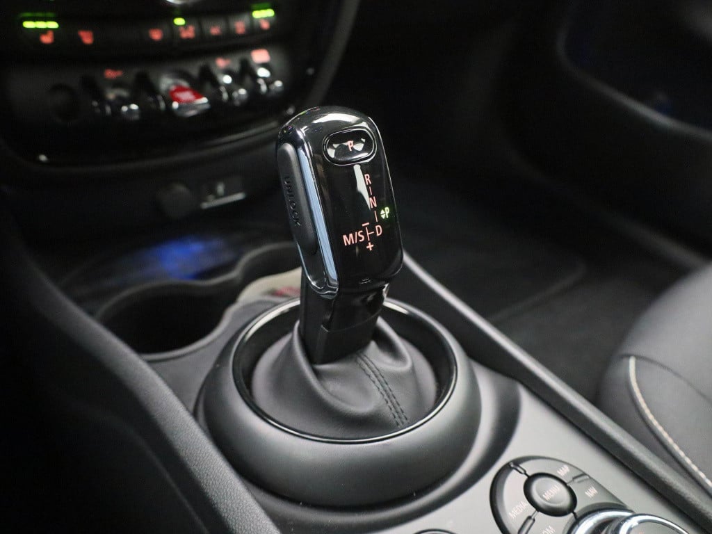 Mini Clubman 1.5 cooper business edition | automaat | navigatie | apple car