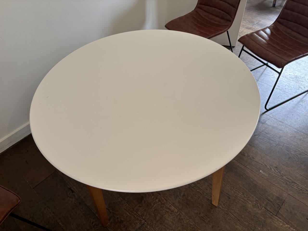 Ronde tafel wit
