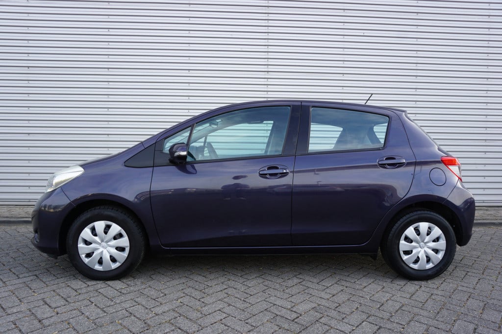 Toyota Yaris 1.0 vvt-i now airco / elektr. ramen / nap