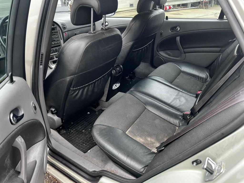 Saab 9-5 estate 2.3t vector