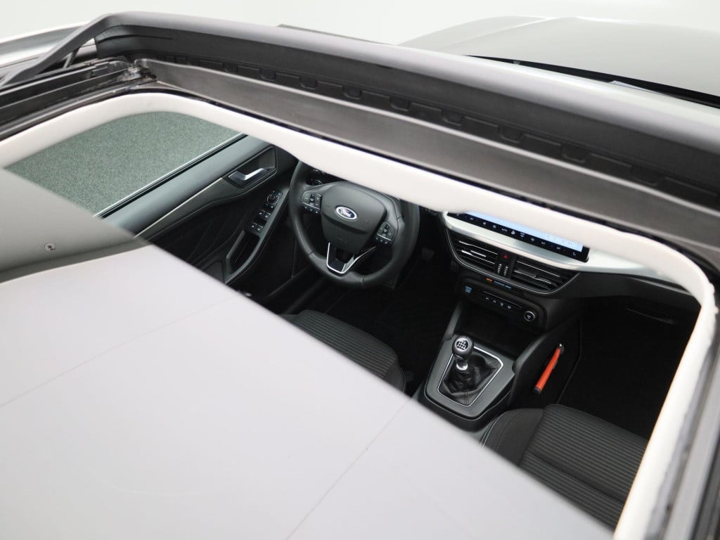 Ford Focus wagon 1.0 ecoboost hybrid titanium | cruise control | climate co