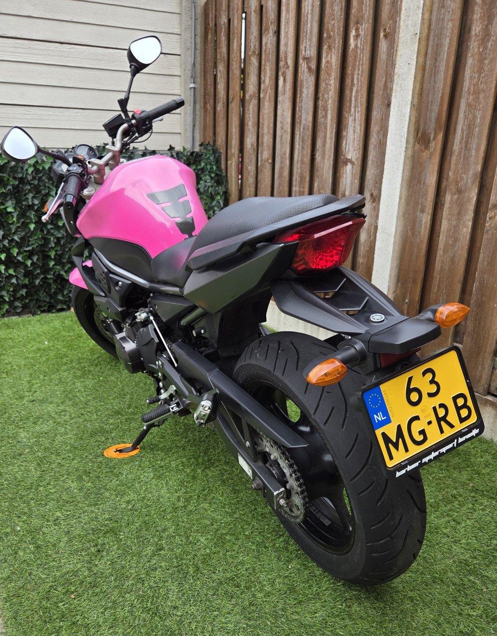 Yamaha XJ6 met weinig km te koop!