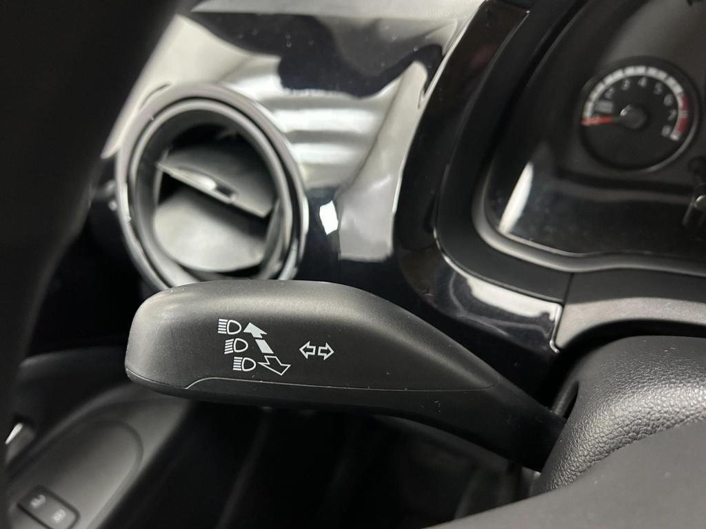 Volkswagen UP! occasion 1.0 move up! bluemotion | zwart | tweedehands volks