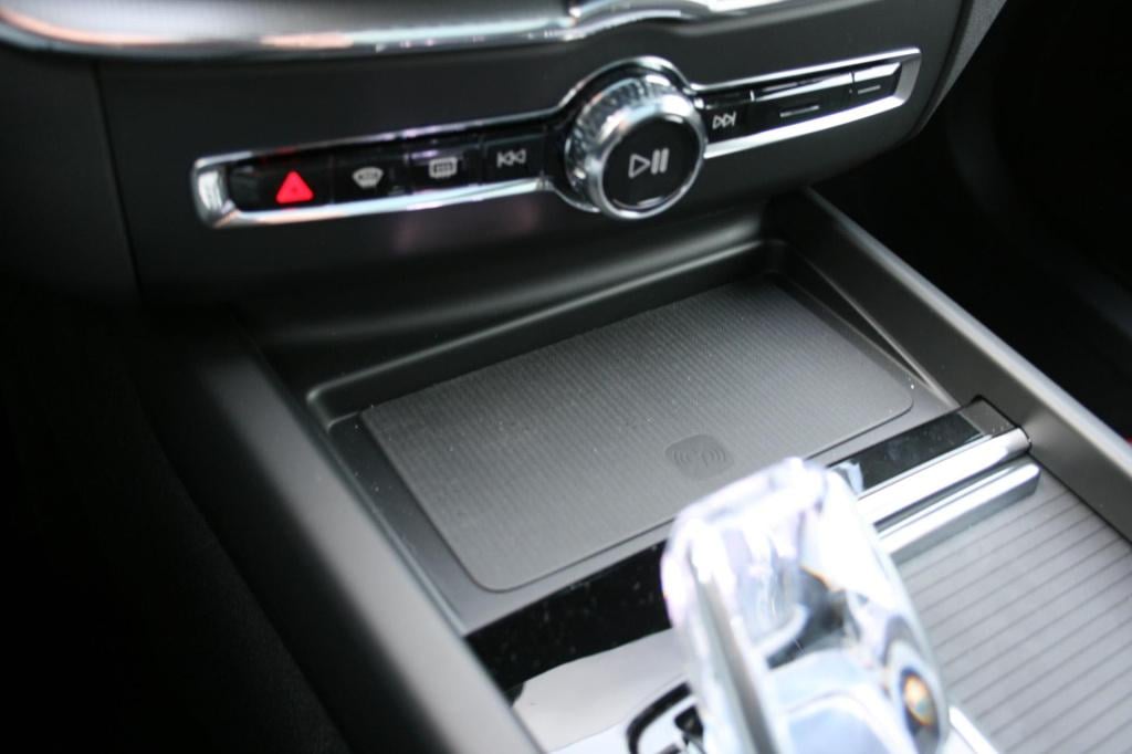 Volvo XC60 2.0 t6 plug-in hybrid awd plus black edition / nieuw / model 202