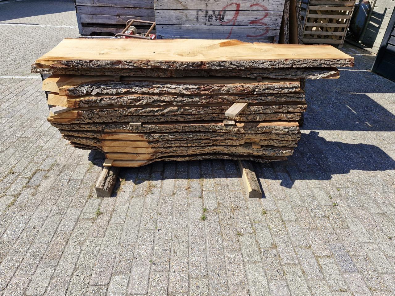 Brede schaaldelen van cederhout