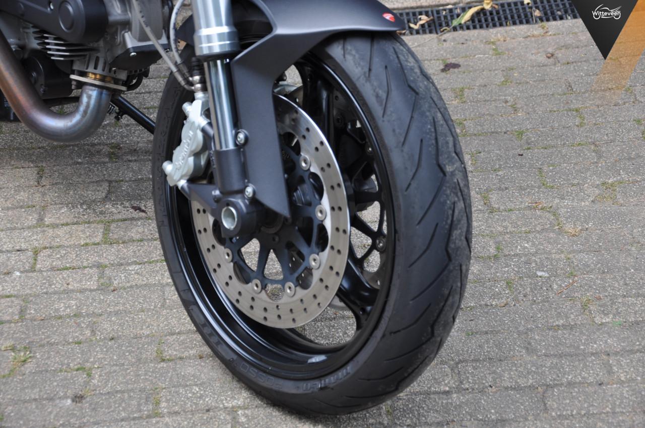 Ducati Monster 696 8100 kms!