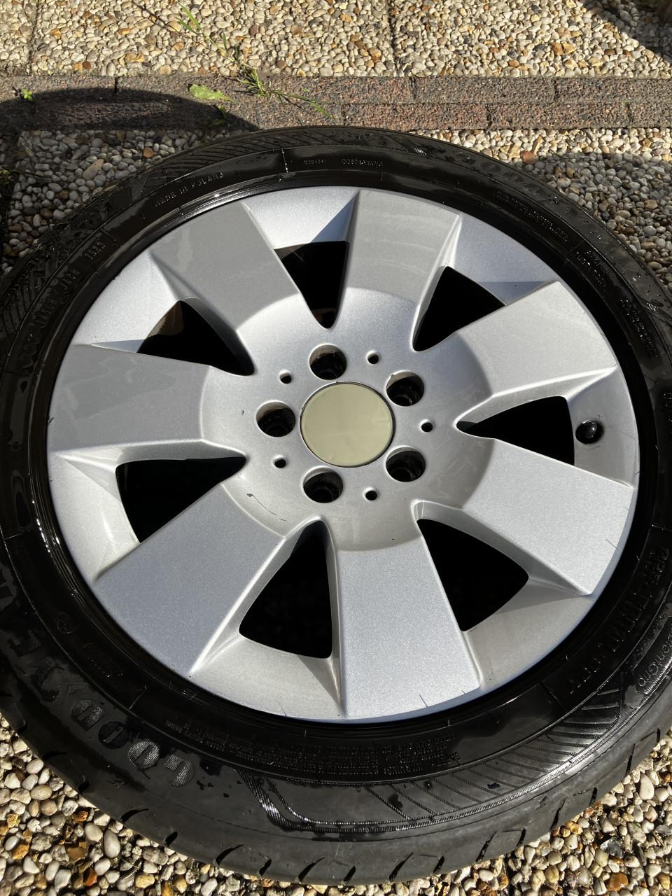 Te Koop : Set Originele Mercedes (w204) 16inch Velgen + banden