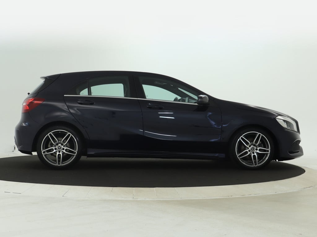 Mercedes-Benz A-Klasse 180 business solution amg | cruise control | stoelve
