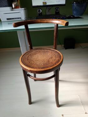 Antieke Weense Thonet-stijl stoel reliëfzitting (ca. 1900)