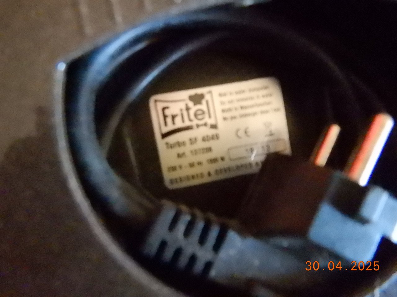 Kleine fritell frietpan 1800 watt  geschikt voor op de camping