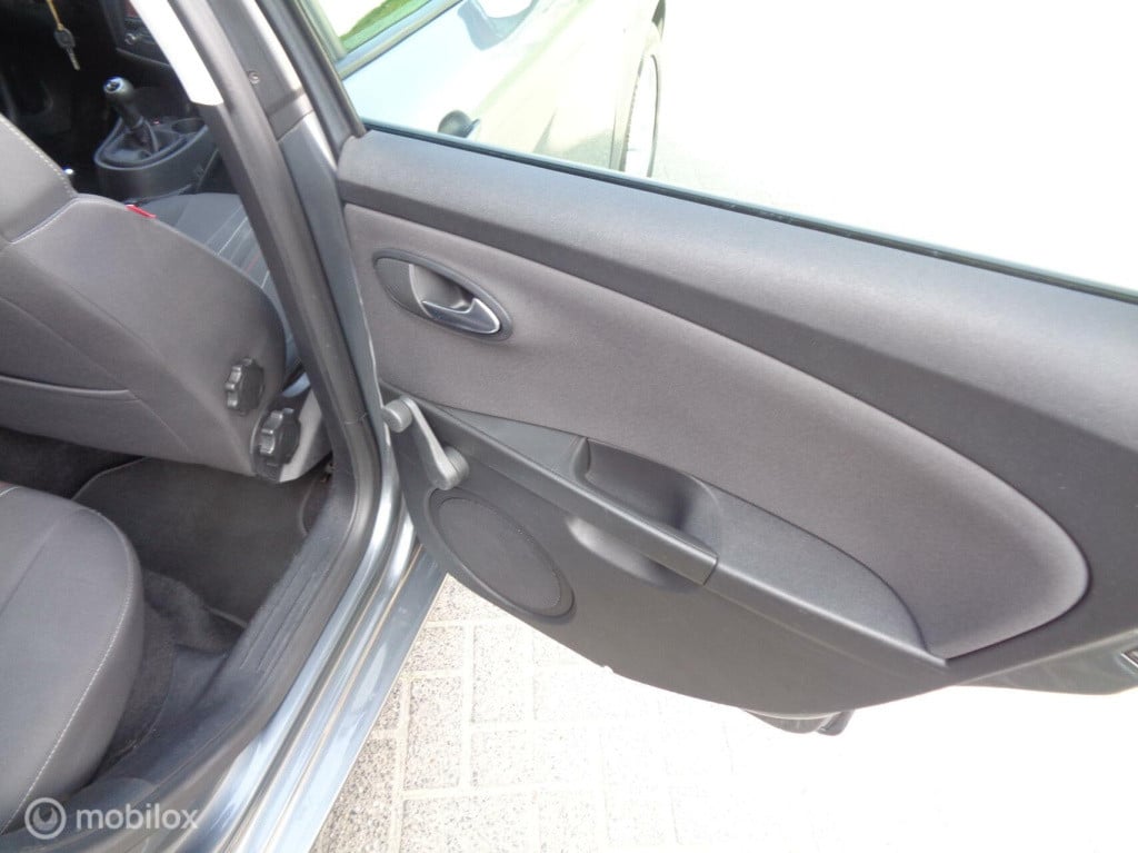 Seat Leon 1.2 tsi ecomotive copa/airco/lm velgen/trekhaak/nieuwe ketting!