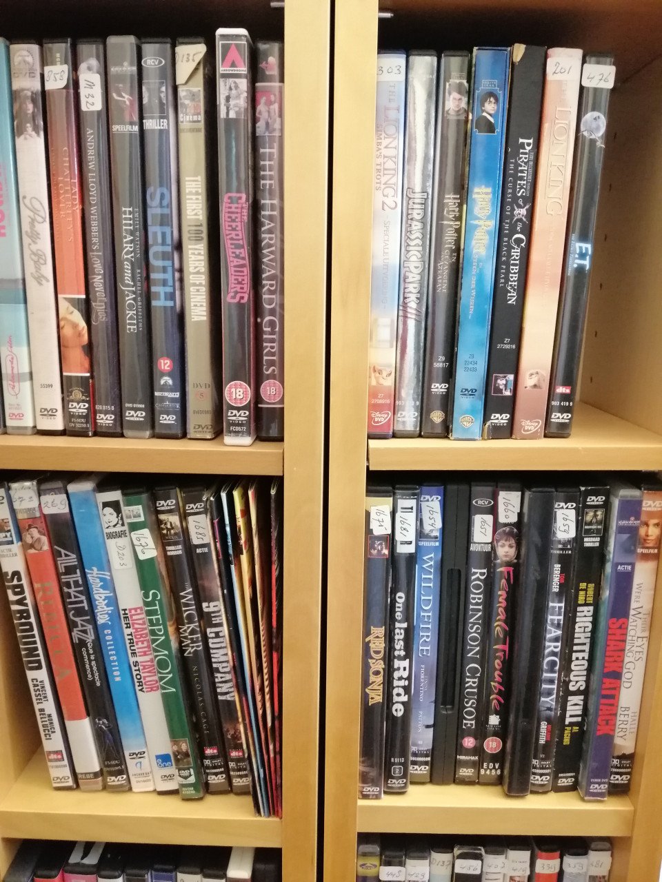 7 losse kast elementen voor cd's en/of dvd's