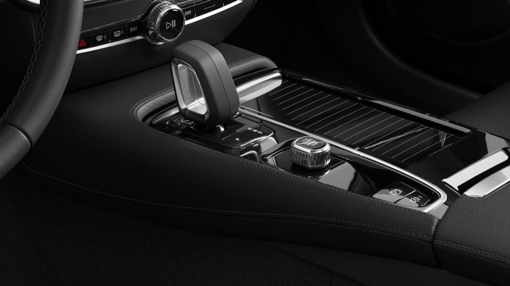 Volvo V60 plus dark recharge plug-in hybrid awd