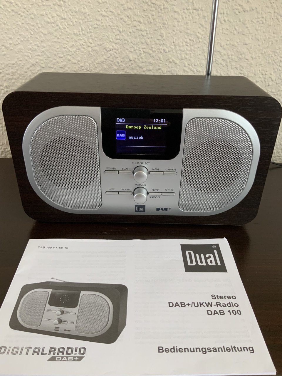 DUAL dab+ / fm tafelradio z.g.a.n.