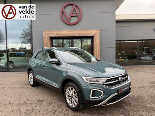 Volkswagen T-roc 1.5 tsi 150pk dsg style | navi | camera | ergo stoel | rij