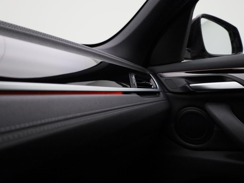 BMW X1 sdrive20i business edition plus | automaat | stoel verwarming | lede