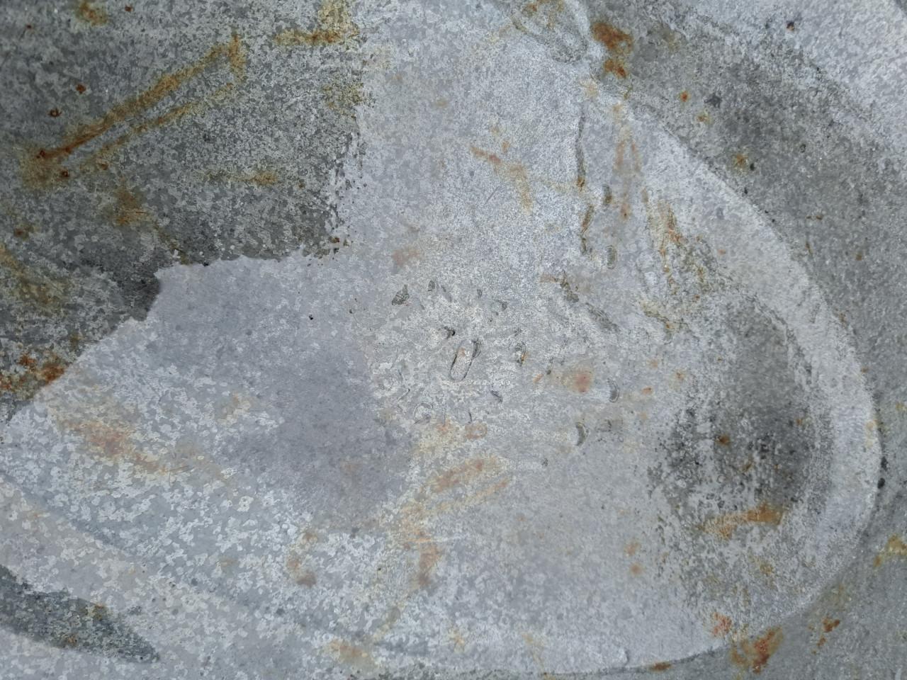 ZINKEN TEIL OF KUIP  lekvrij- ongeveer 73 x 52 cm