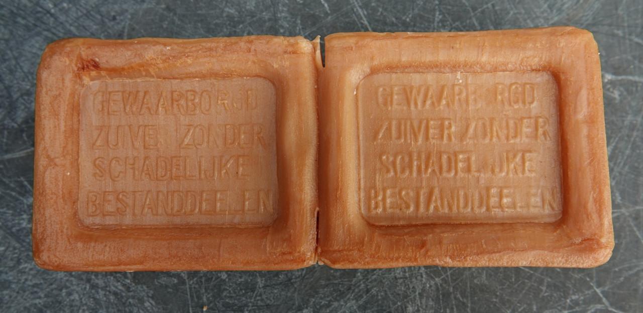 Doos met 15 dubbelstukken zeep