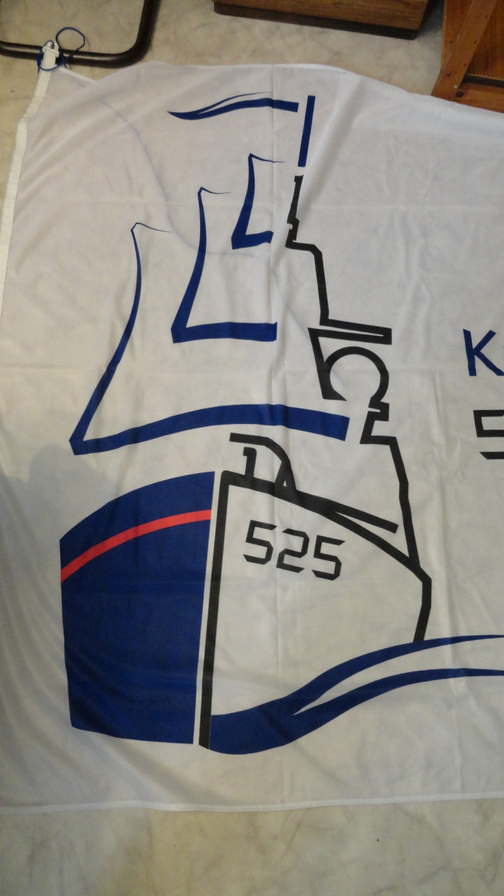 Vlaggen – Koninklijke Marine 525 jaar –zie foto’s Collectors item
