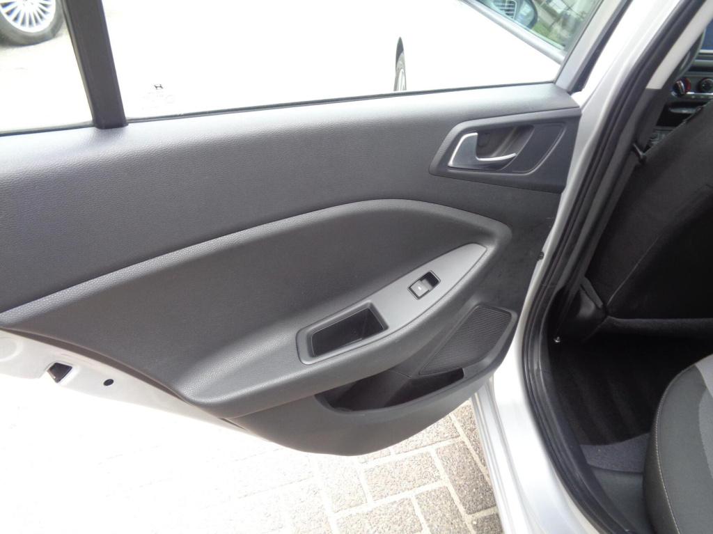 Hyundai I 20 1.0 t-gdi comfort/airco/camera/pdc/1st eig/lm velgen/slechts 8