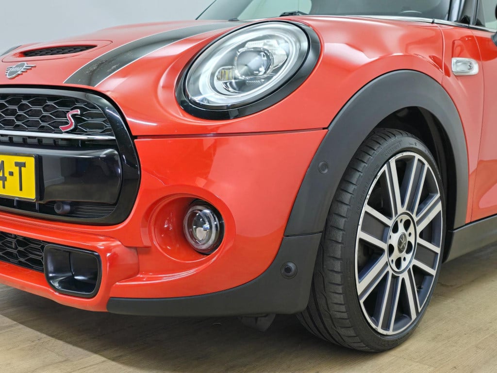 Mini Cooper mini occasion 2.0 automaat | 5 deurs en maar 1 van in nl | twee