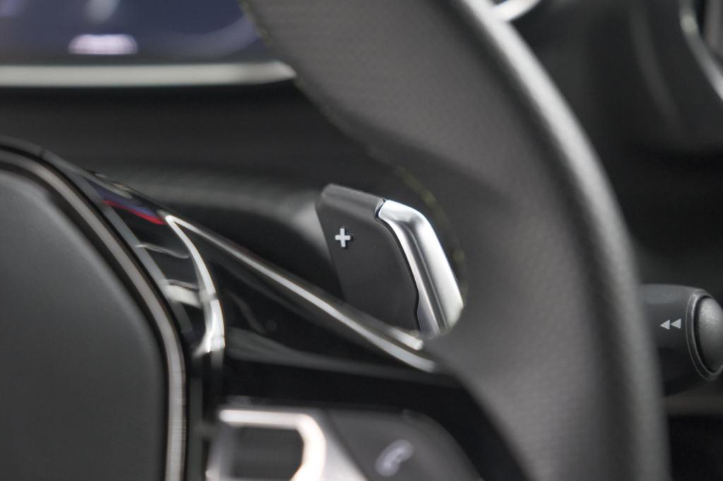 Peugeot 208 1.2 hybrid 145 e-dcs6 gt | alcantara pakket | camera | apple ca