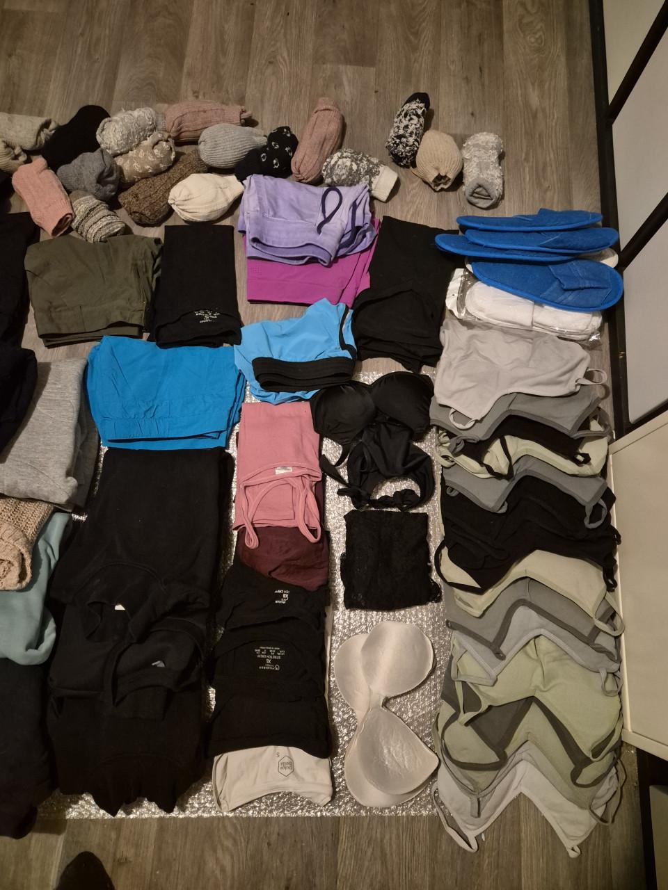 Kledingpakket vooral xs en s 83 stuks