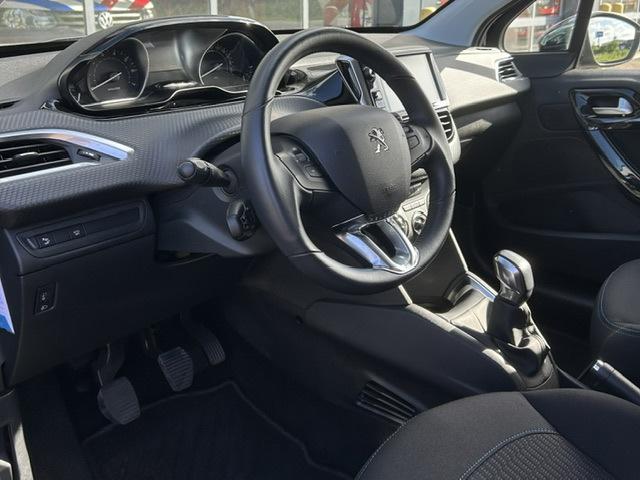 Peugeot 208 1.2 puretech signature