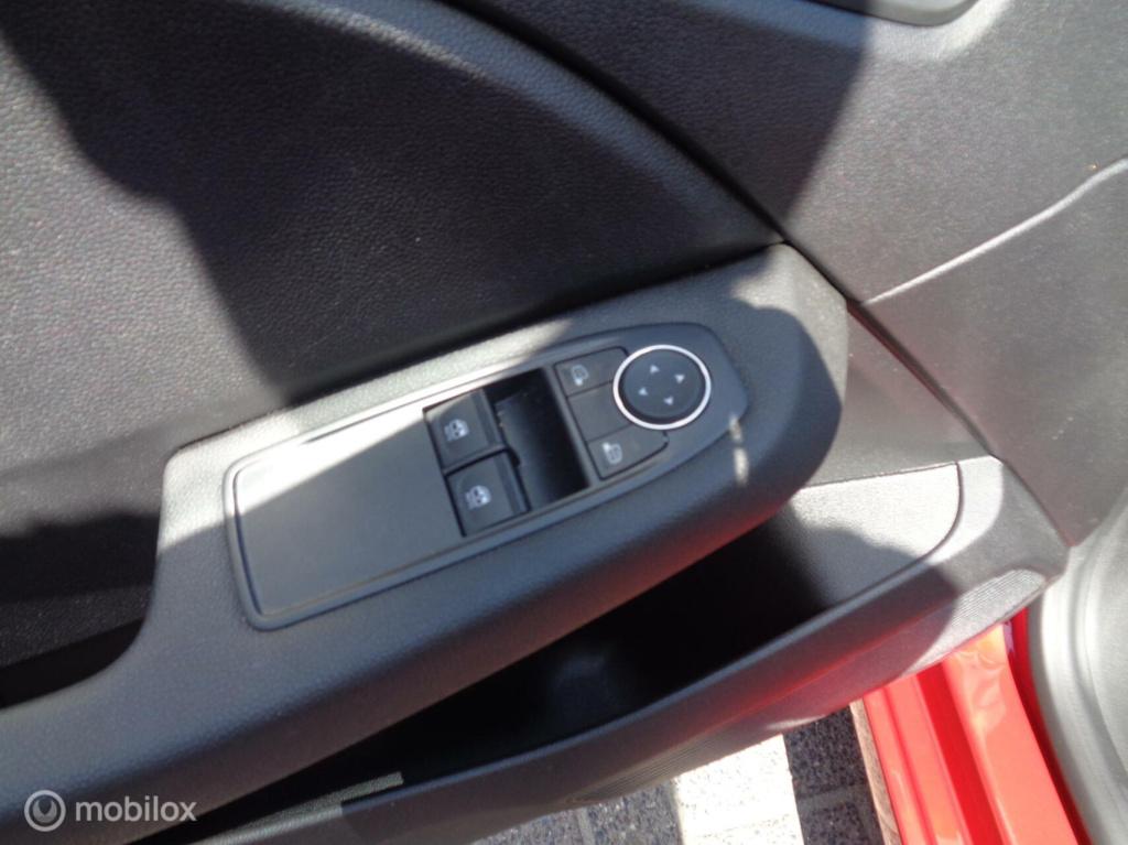 Renault Clio 1.0 tce intens/airco/lm velgen/carplay/pdc/cruise/full led/1st