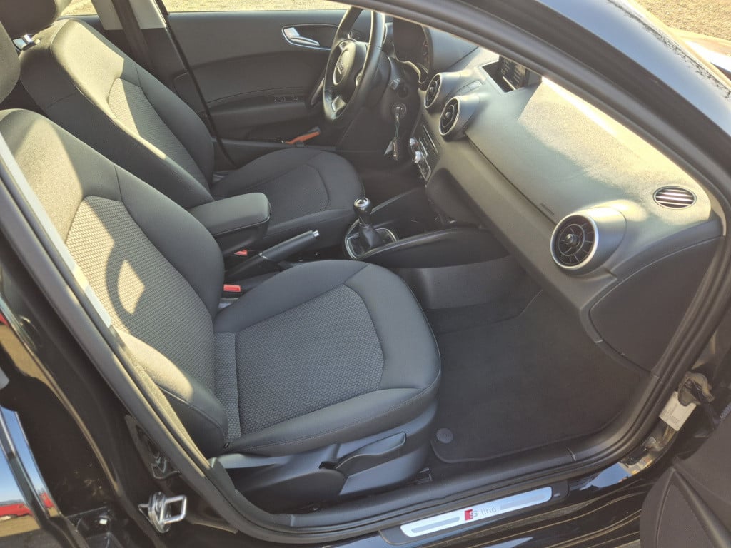 Audi A1 Sportback 1.0 tfsi adrenalin s-line