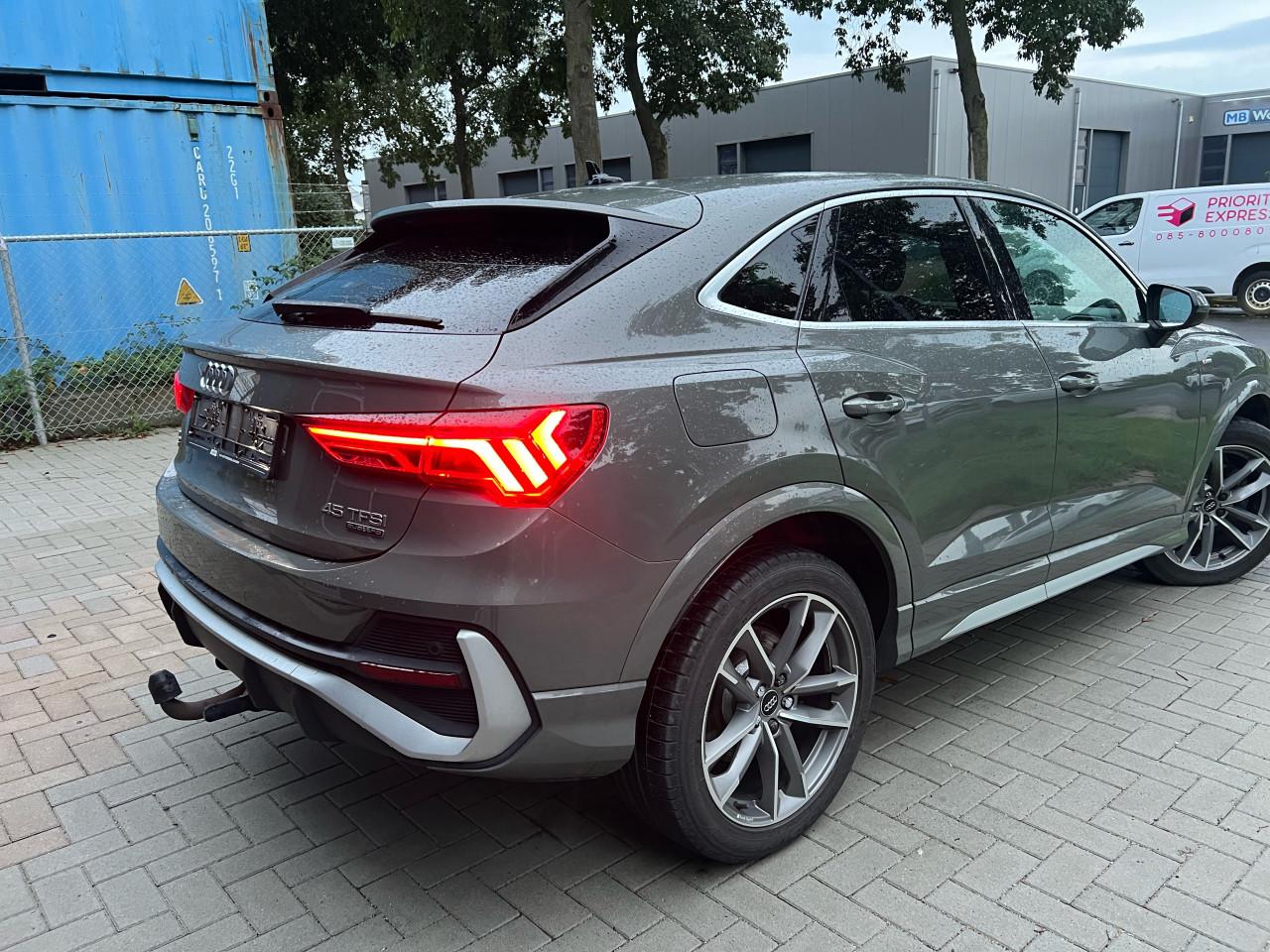 Audi Q3 Sportback 45TFSI S-Line Quattro Matrix