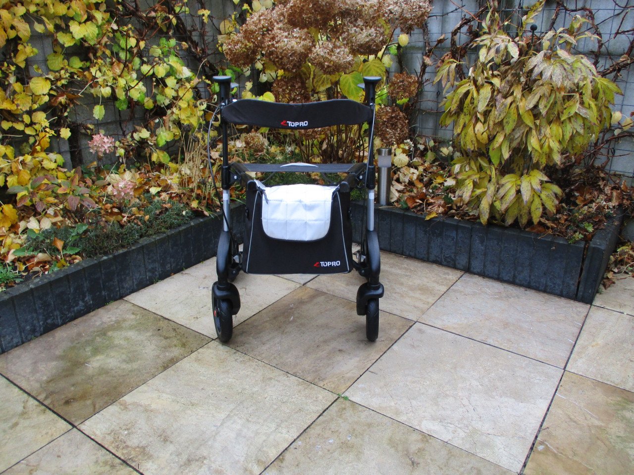 Zgan Topro Troja 2G rollator met zitje grote tas rugsteun en stokhouder
