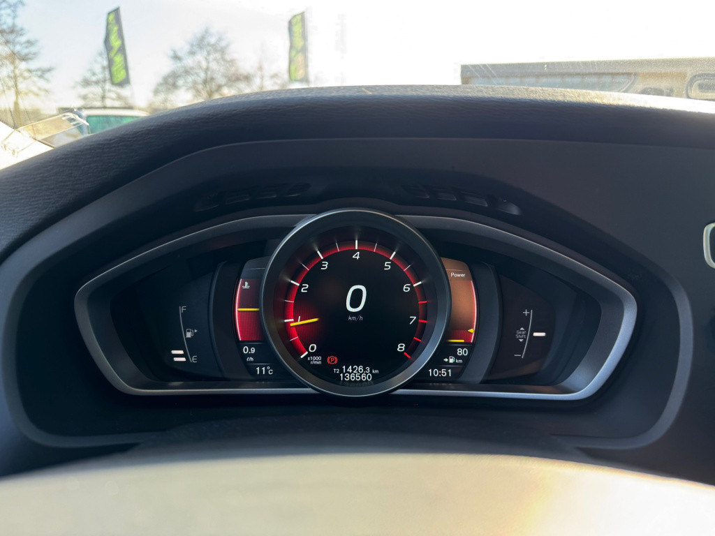 Volvo V40 2.0 t2 you! * cruise control * stoelverwarming * navigatie