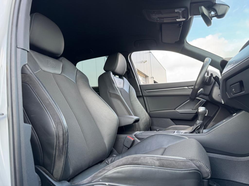 Audi Q3 35 tfsi 3x s-line* keyless * matrix led * camera * carplay