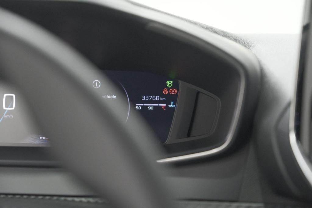 Peugeot 2008 puretech 100 allure | camera | navigatie | parkeersensoren | a