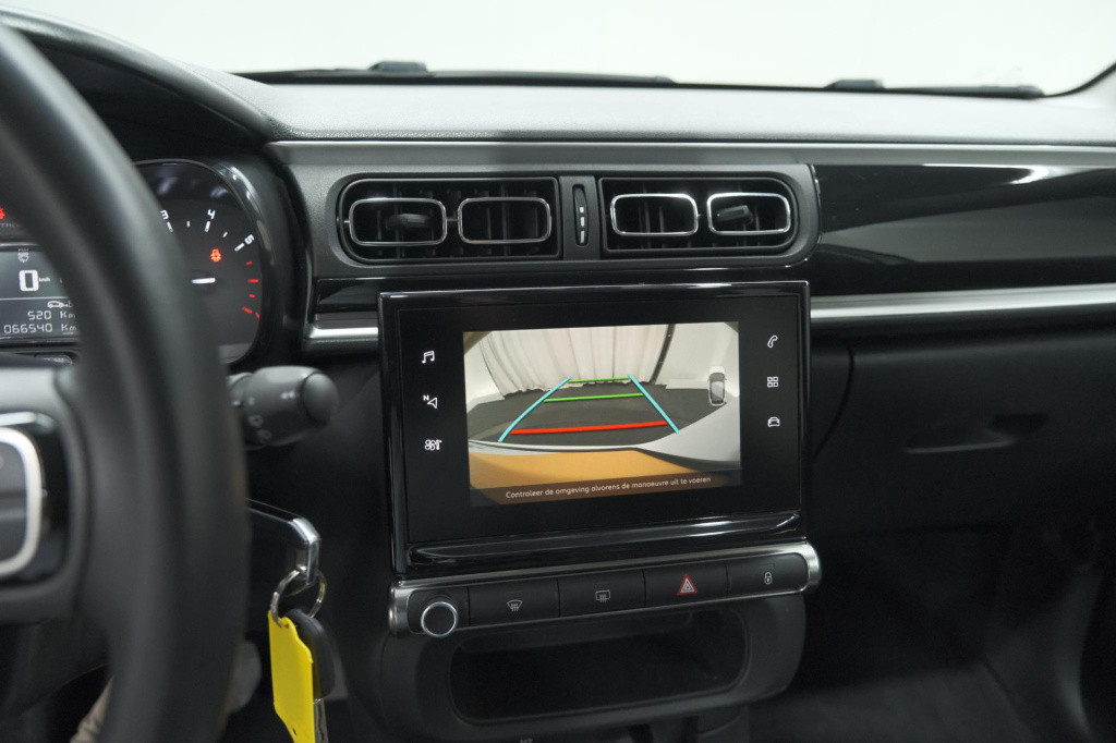 Citroen C3 puretech 110 s&s shine | camera | navigatie | apple carplay | pa
