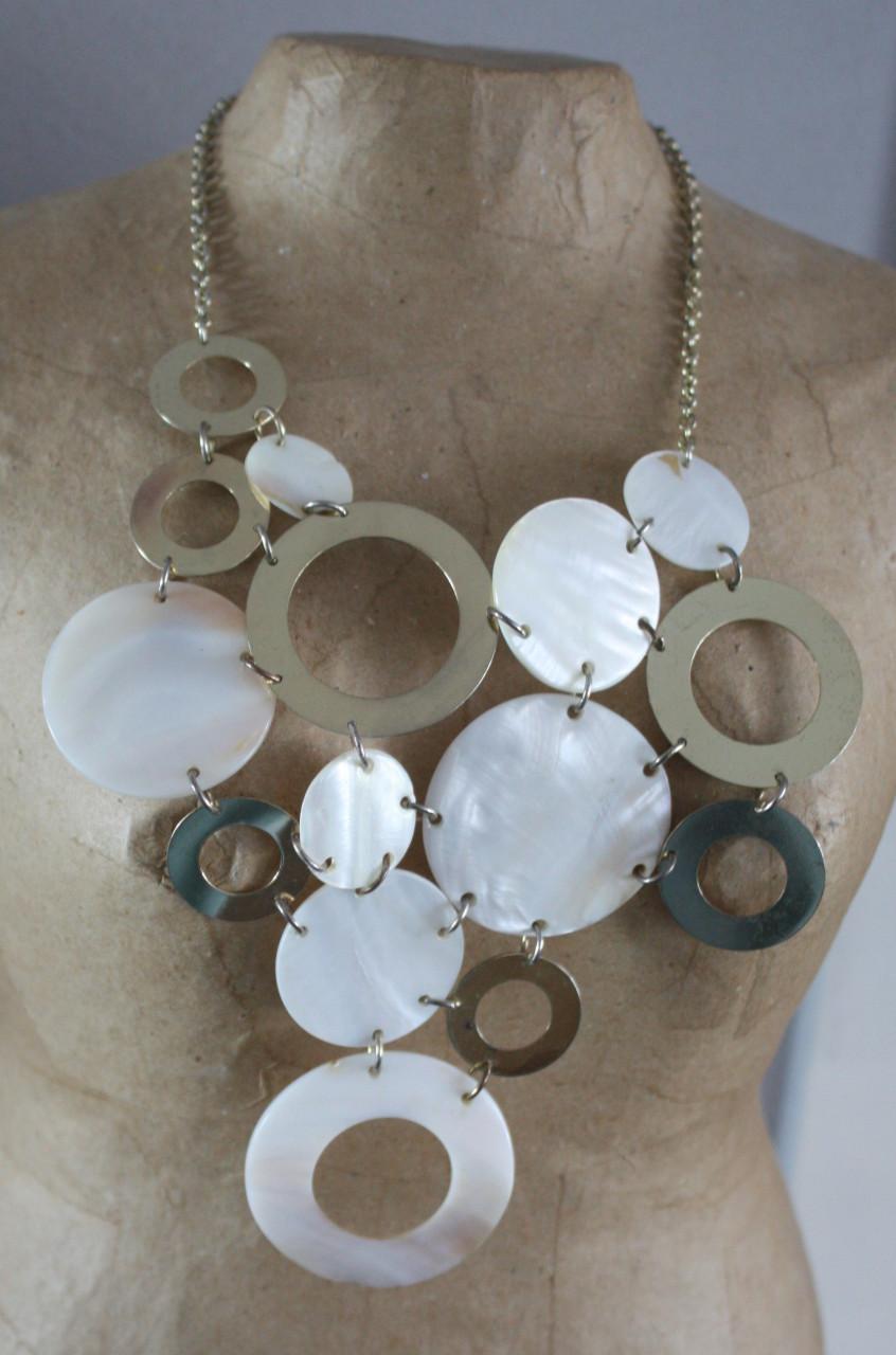 Ketting parelmoer schelpen en goudkleurige rondes