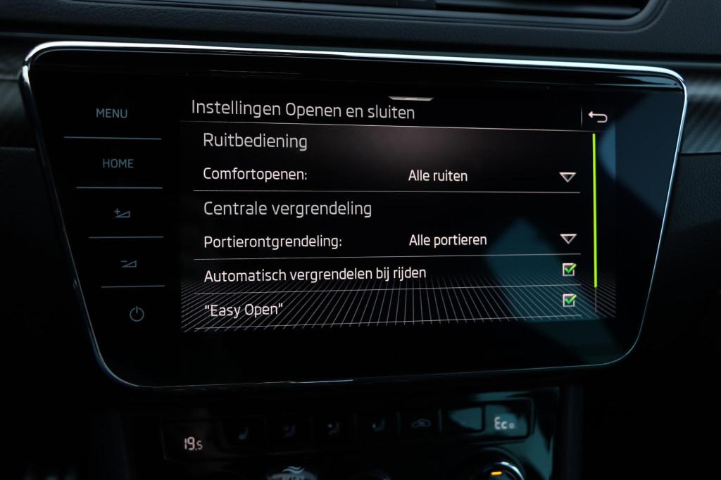 Skoda Superb combi 1.4 tsi iv sportline business 218pk dsg6 | soh 94,3% |