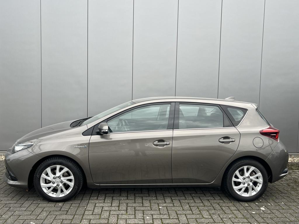 Toyota Auris 1.8 hybrid energy.