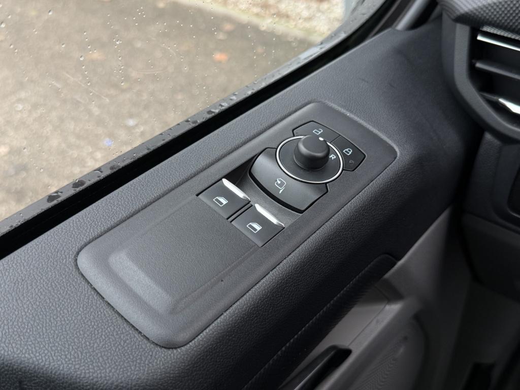 Ford Transit Custom 280 2.0 tdci l1h1 limited | nl-auto | stoelverw. | navi