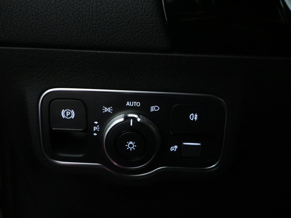 Mercedes-Benz B-Klasse 180 business solution amg | apple carplay/android au