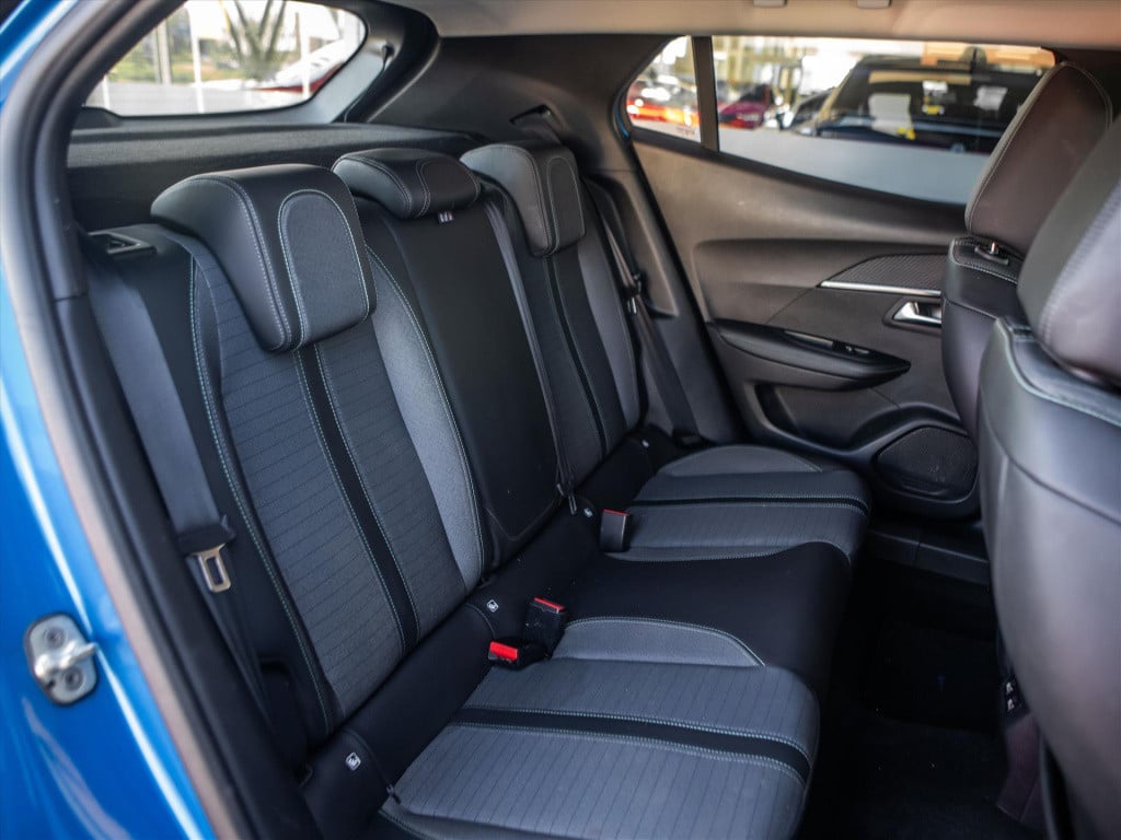Peugeot 2008 1.2 puretech 130pk allure pack automaat | acc | camera | stoel