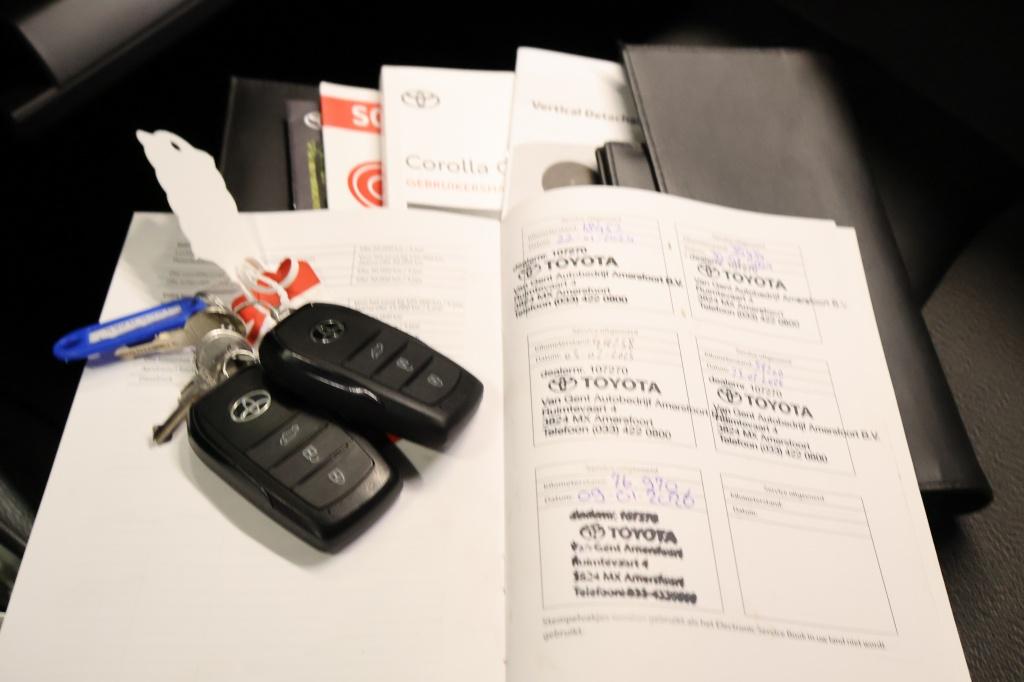 Toyota Corolla Cross 2.0 hybrid 200 first edition | trekhaak | nl auto