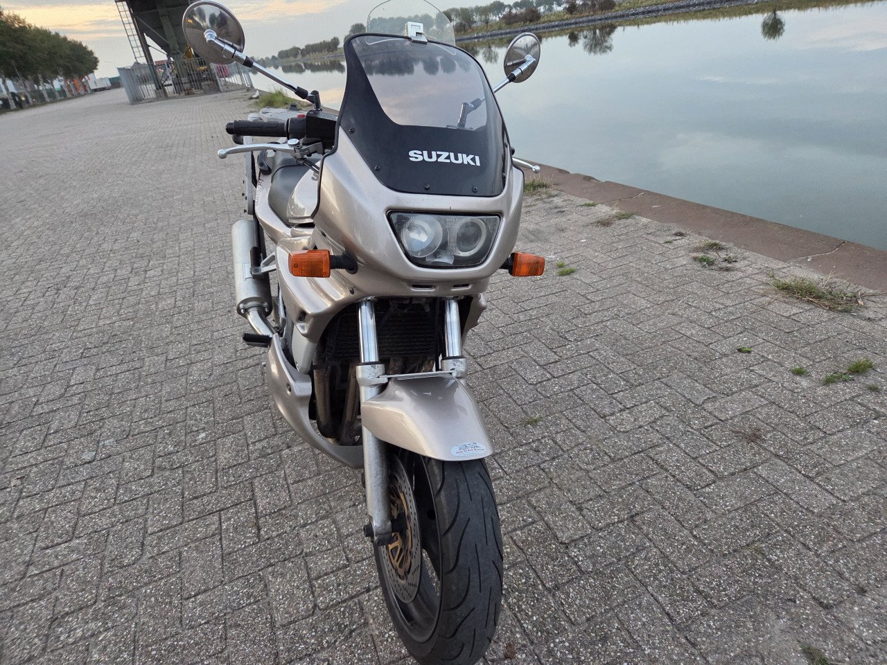 Suzuki GSF1200N (bandit) met volle kuip en 3 delig kofferset (weinig km's)