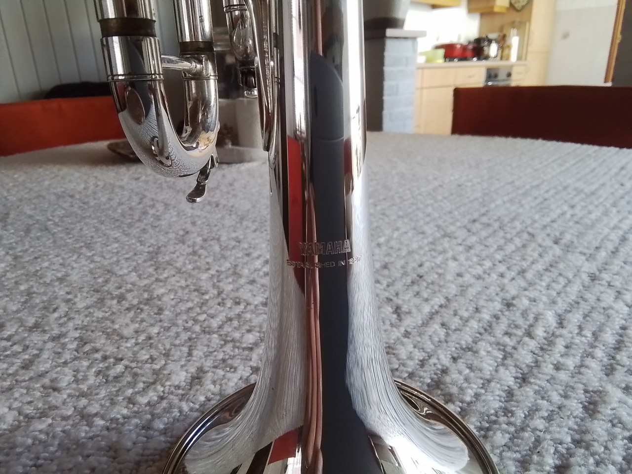 Trompet Yamaha YTR-2335 (Bes).