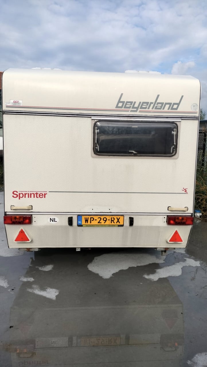 Beyerland Sprinter 350 met voortent