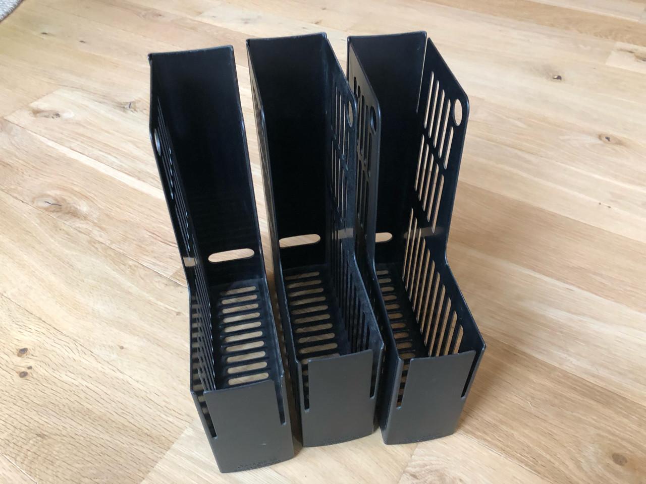 Drie tijdschriftenhouders Esselte